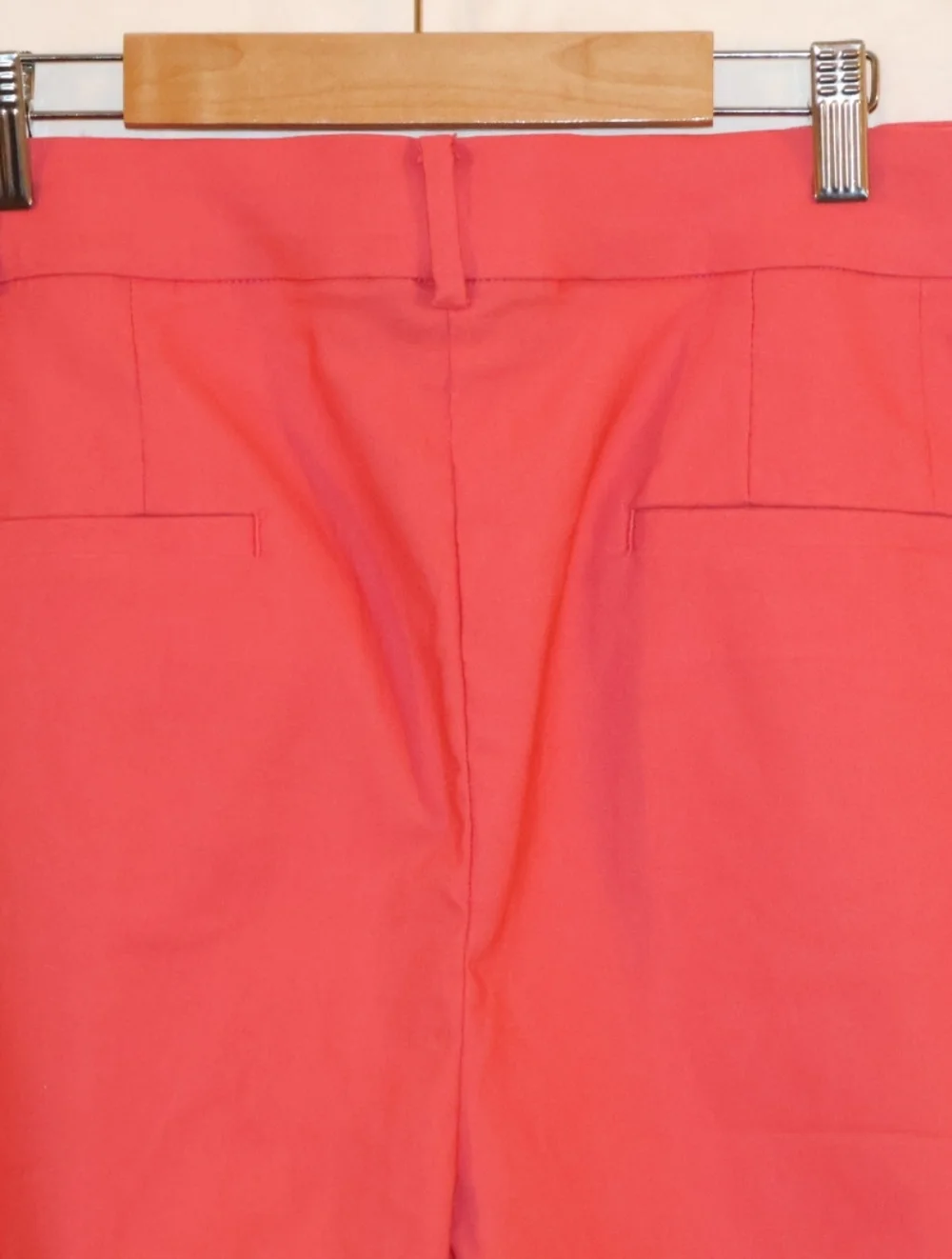 Lane Bryant 4-Season Mid-Rise Slim Capri Pants-Coral. NWT. - Picture 7 of 12
